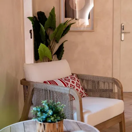 Hotel Amiras Homes Collection