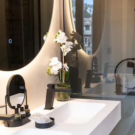 Amiras Homes Collection Hotel