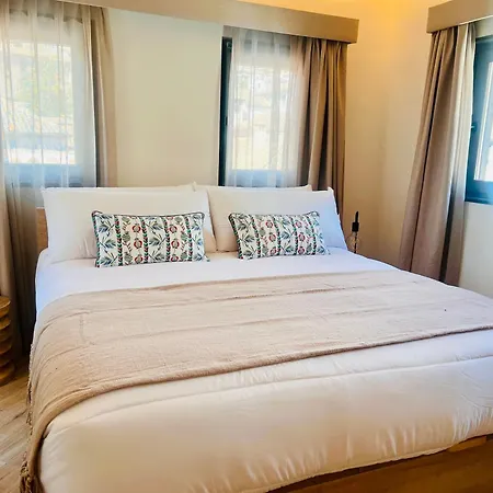 Amiras Homes Collection * Granada