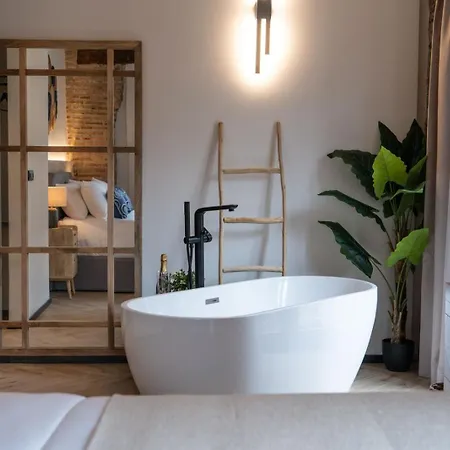 Amiras Homes Collection Hotel