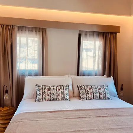 Amiras Homes Collection