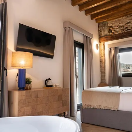Hotel Amiras Homes Collection